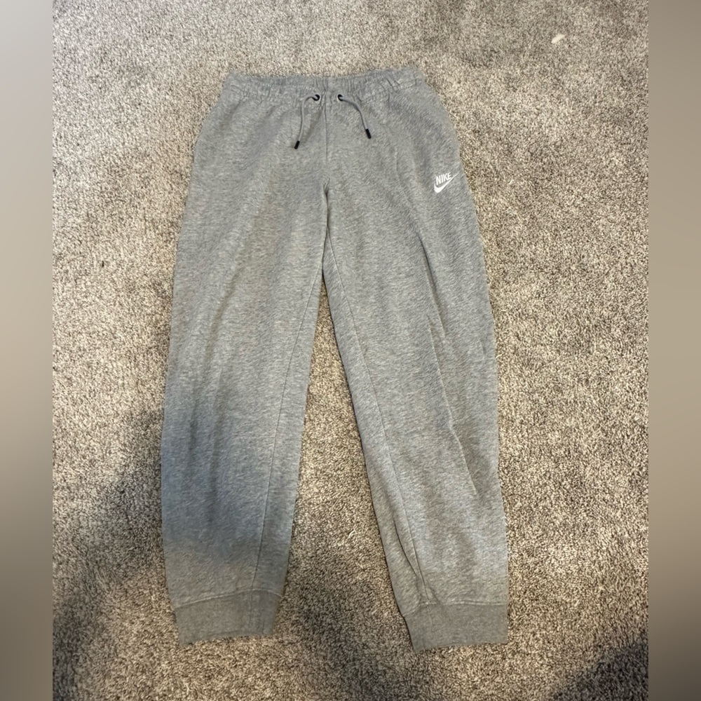 Women’s Nike sweatpants